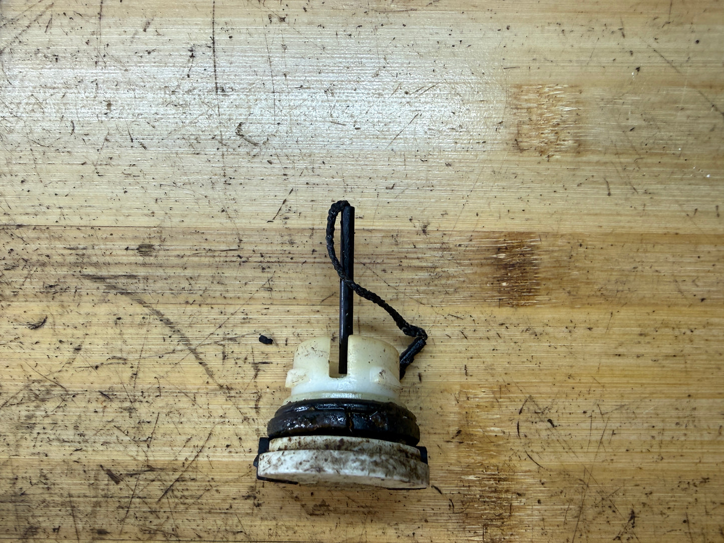 Stihl MS171 Olajtankelzáró